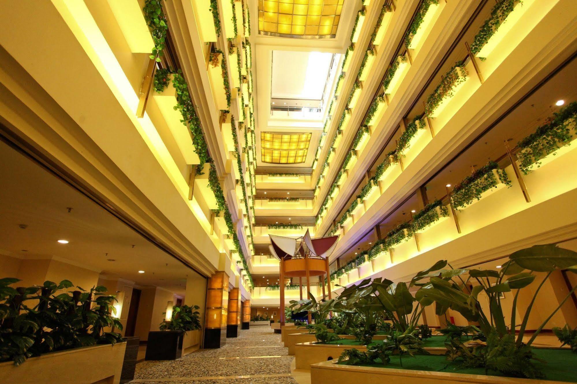 Shenzhen Dongmen Metropark Suites Hotel Екстер'єр фото